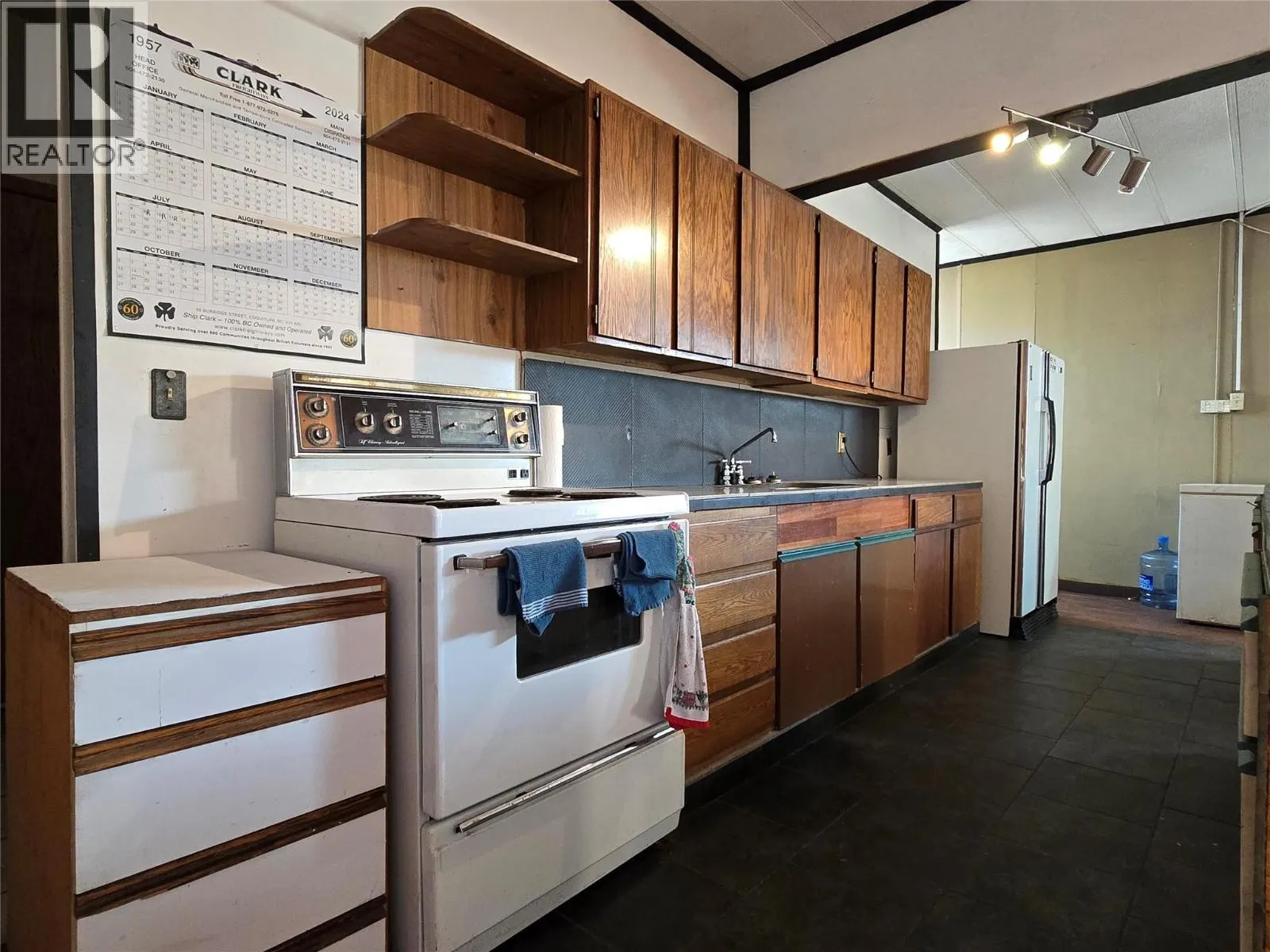 6355 Pinecrest Drive