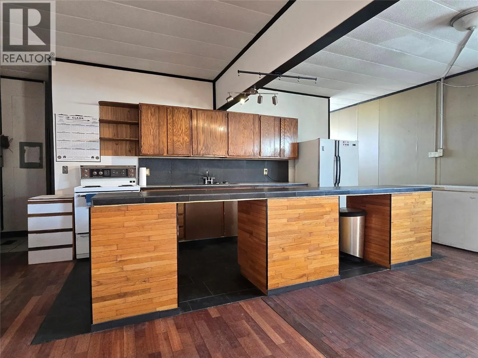 6355 Pinecrest Drive