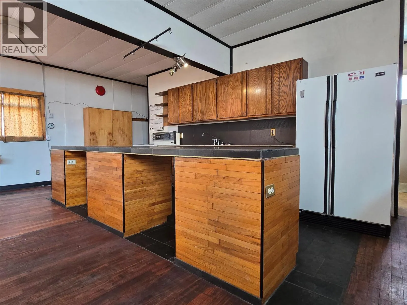 6355 Pinecrest Drive