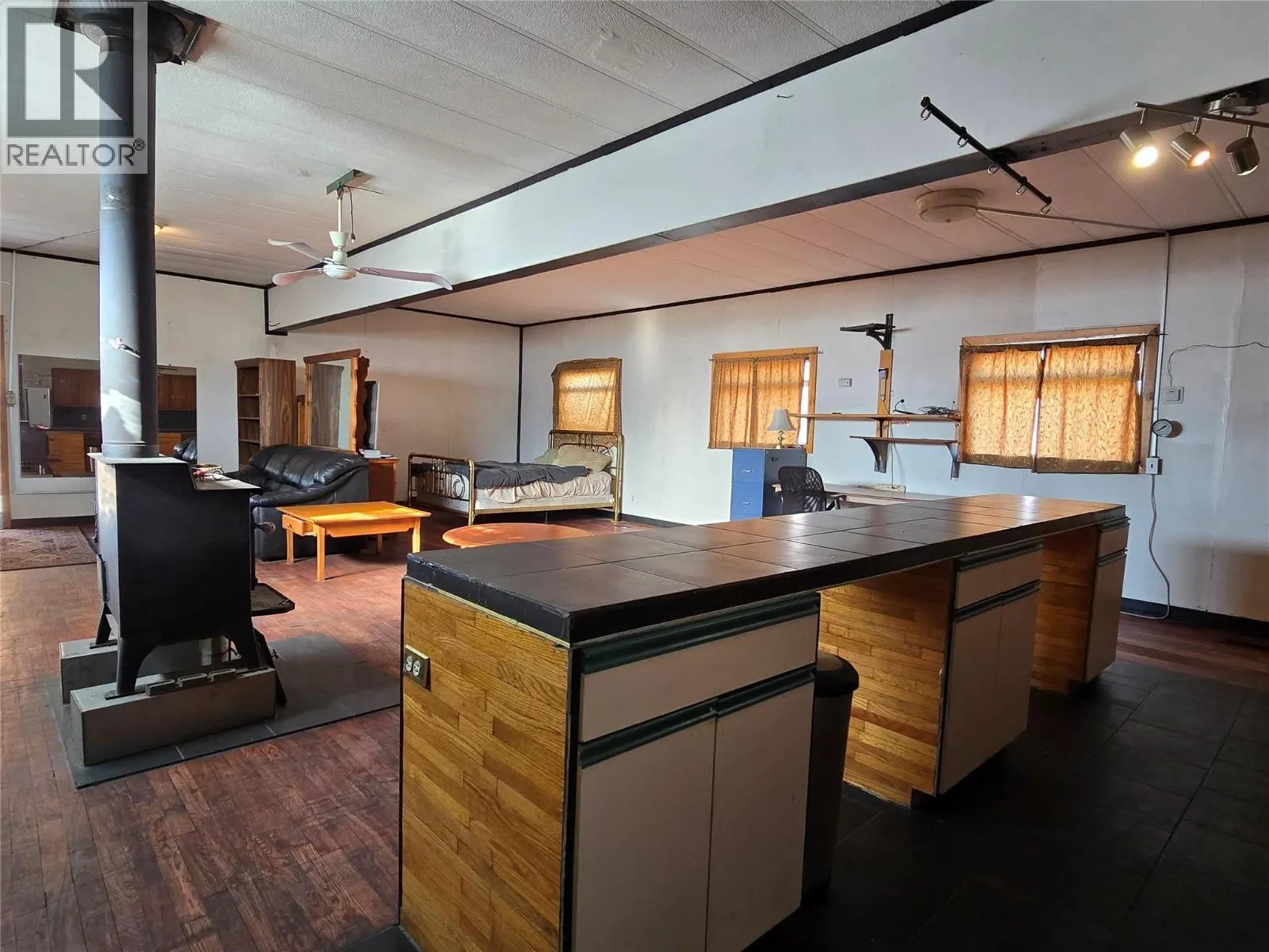 6355 Pinecrest Drive