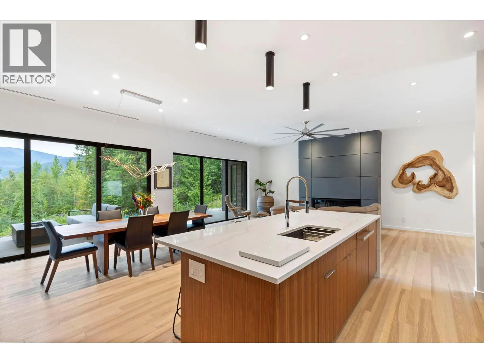 5147 Sunset Drive
