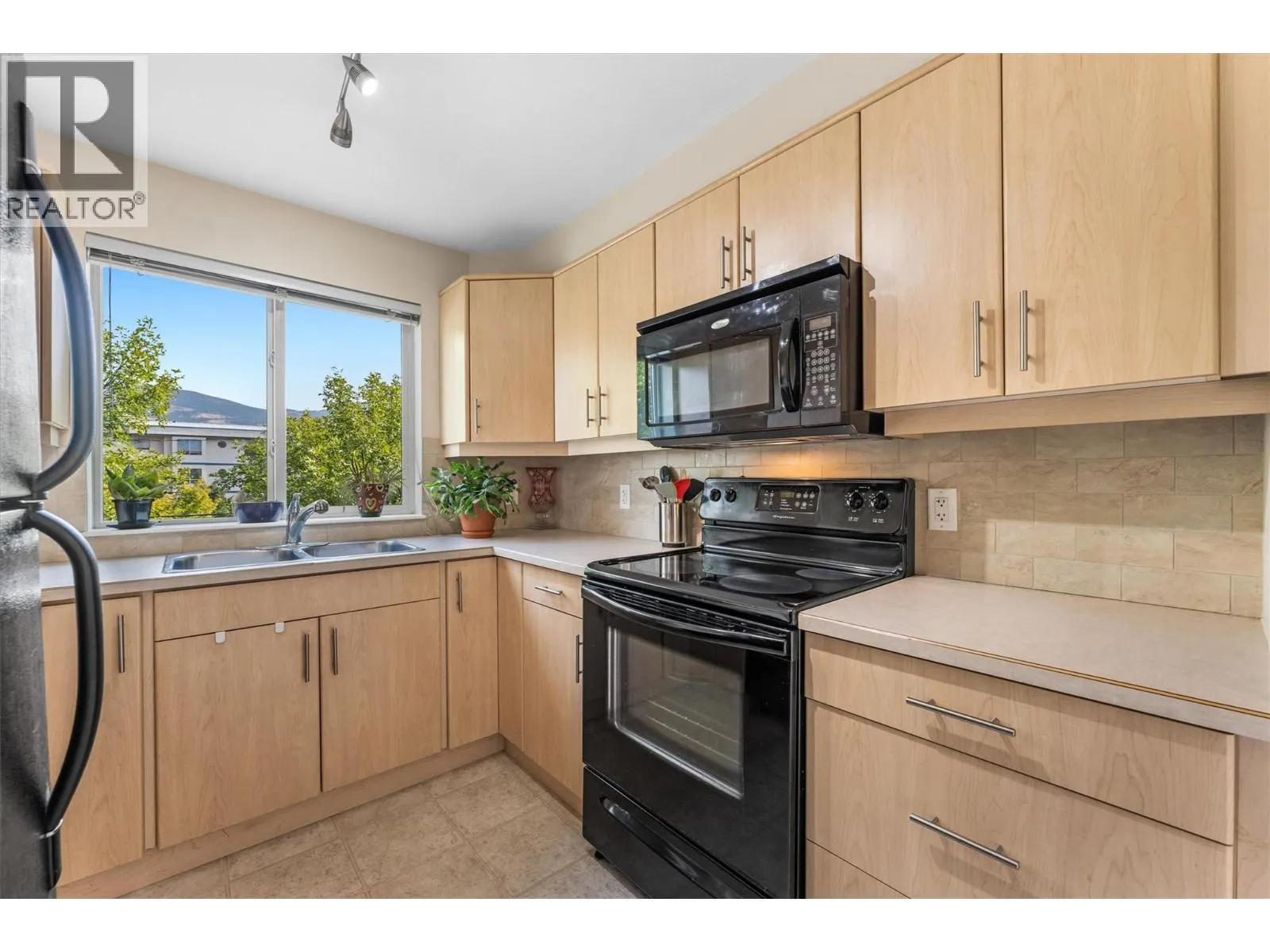 325 McIntosh Road Unit# 3109