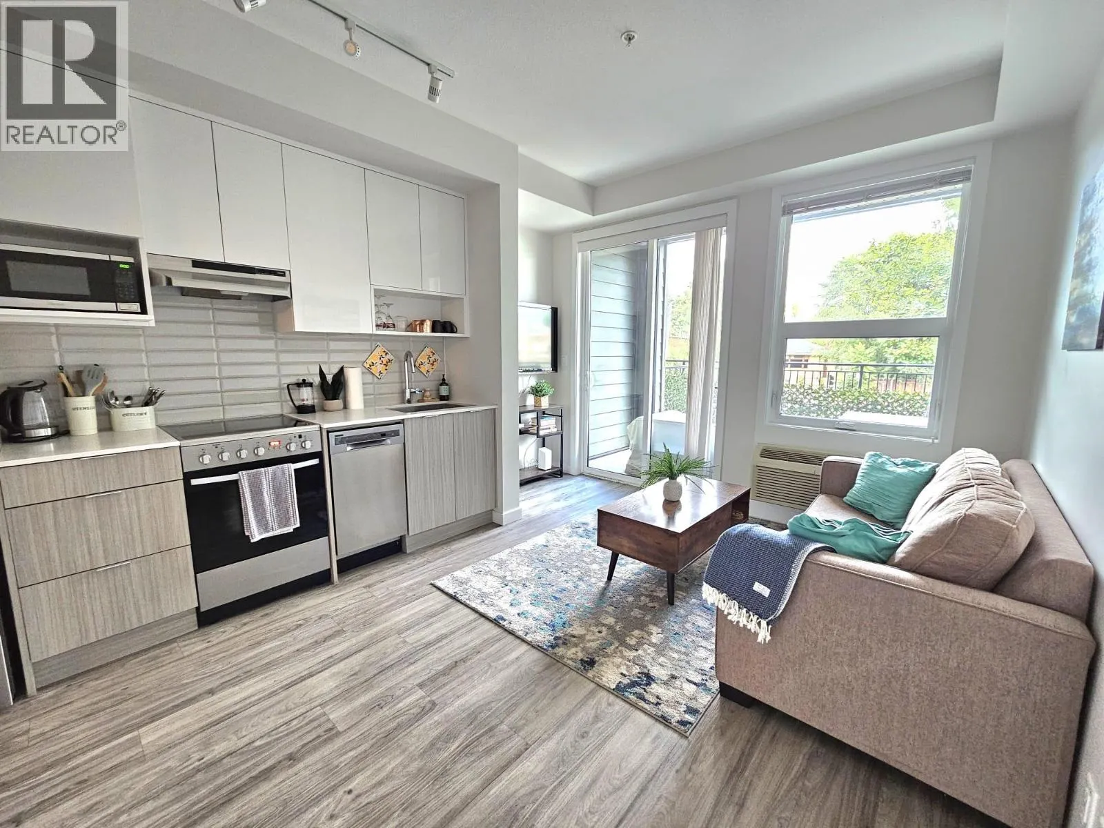 1800 Richter Street Unit# 102