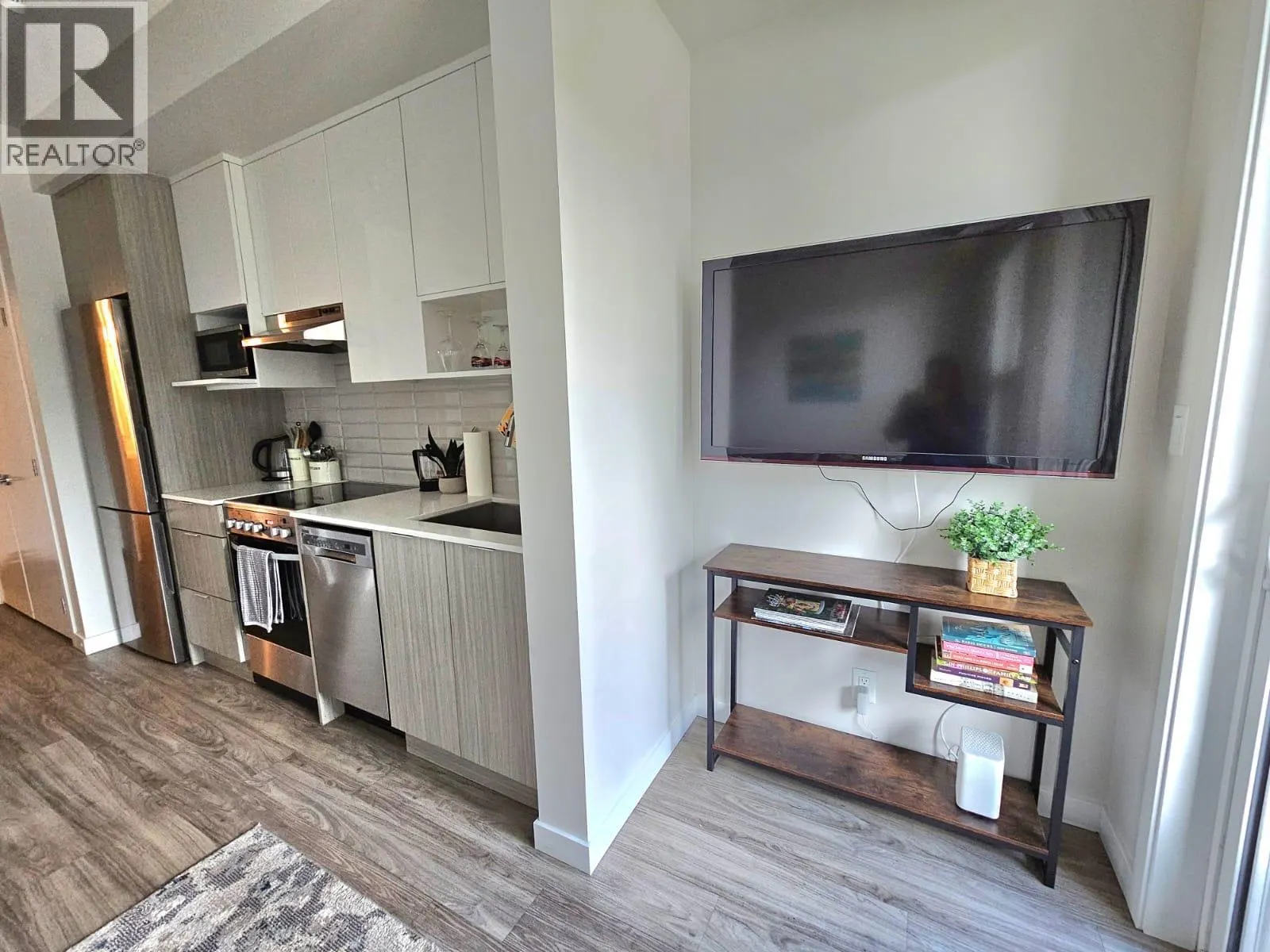 1800 Richter Street Unit# 102