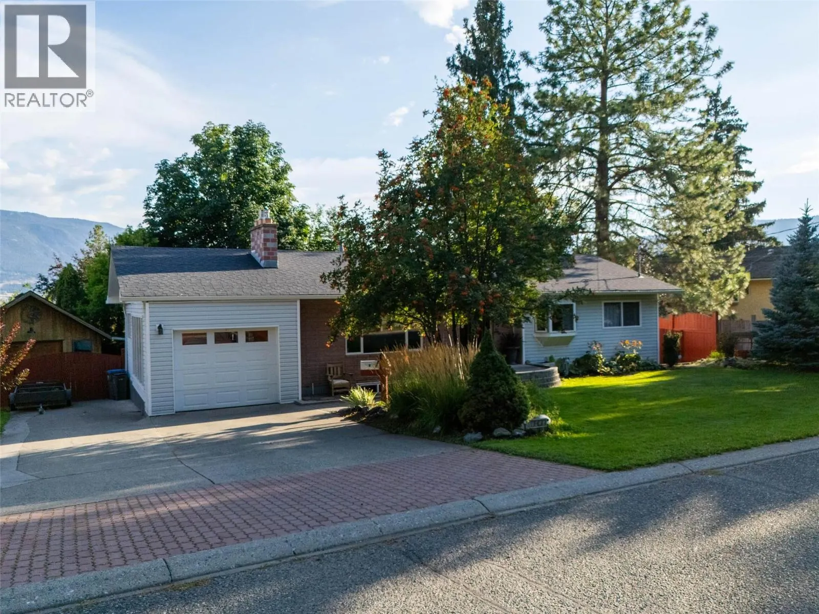 1926 Greaves Avenue
