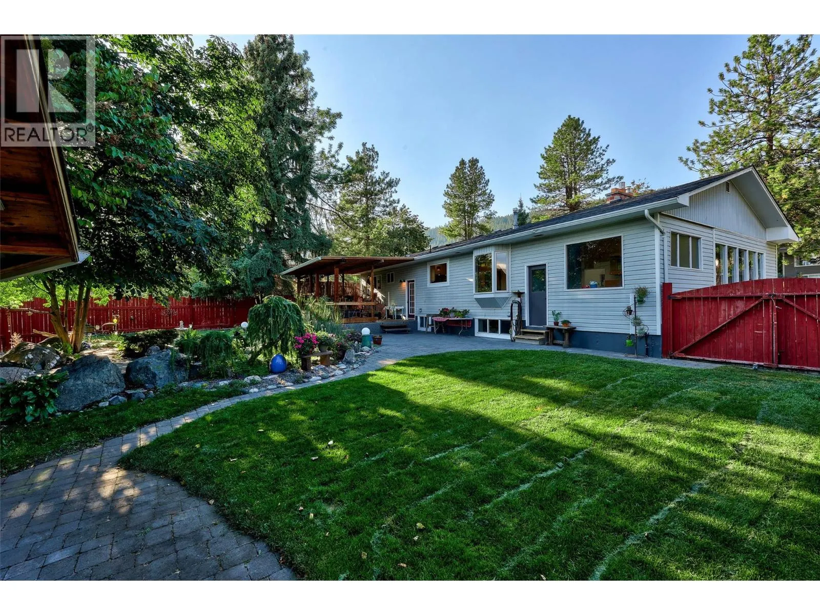 1926 Greaves Avenue