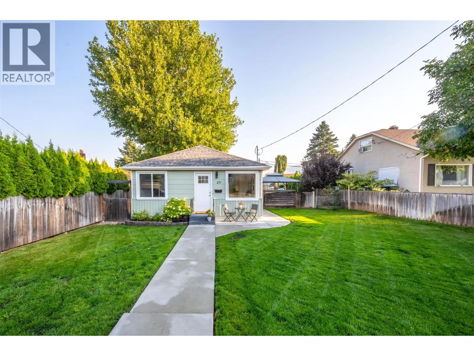 271 Douglas Avenue