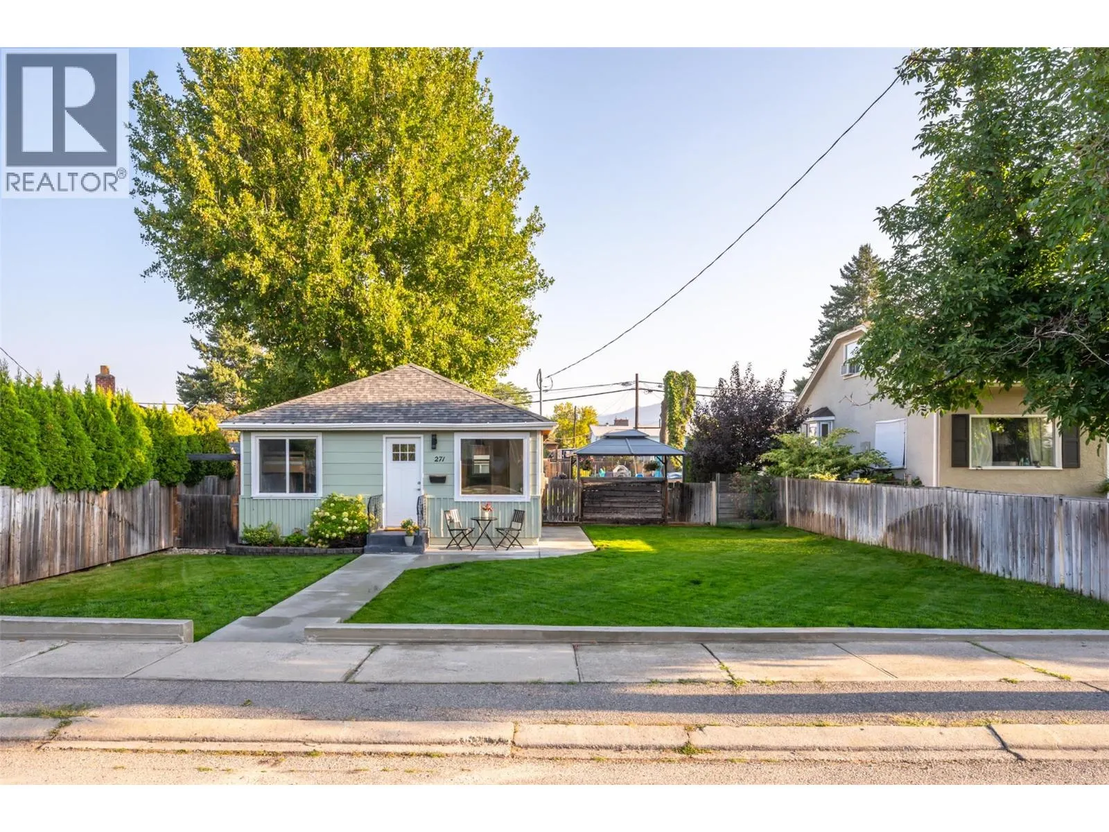 271 Douglas Avenue