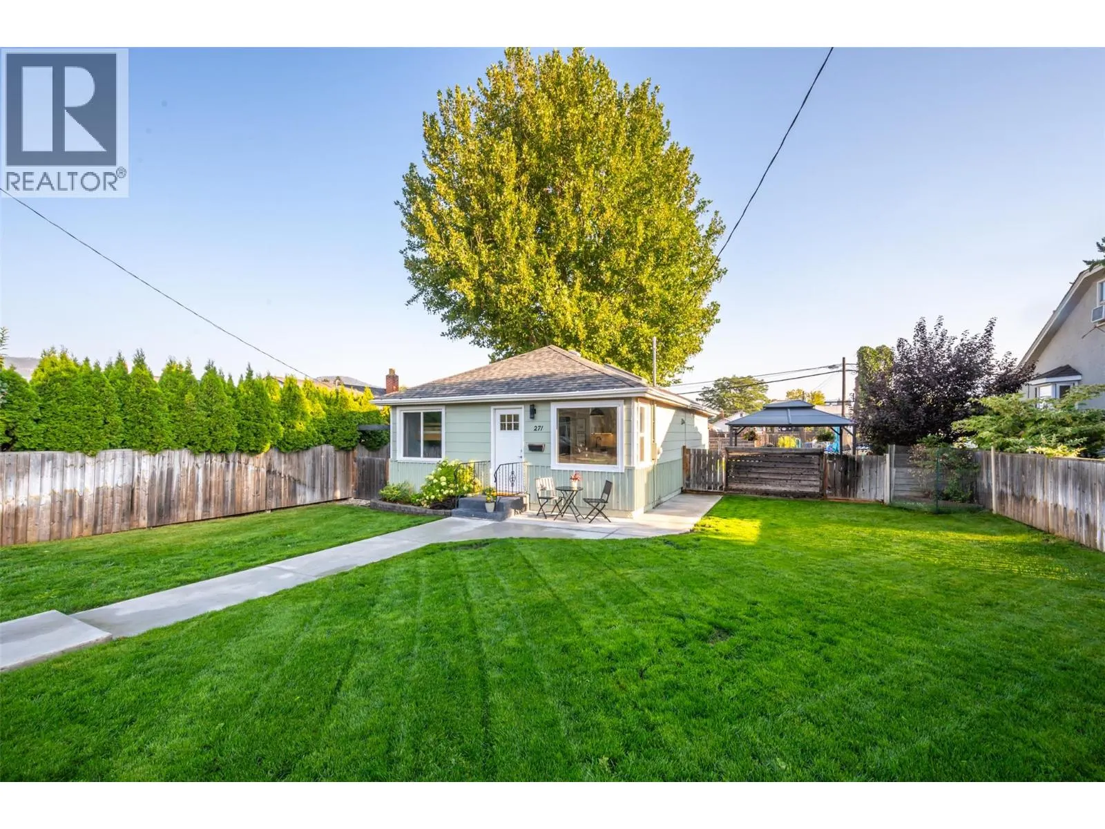 271 Douglas Avenue