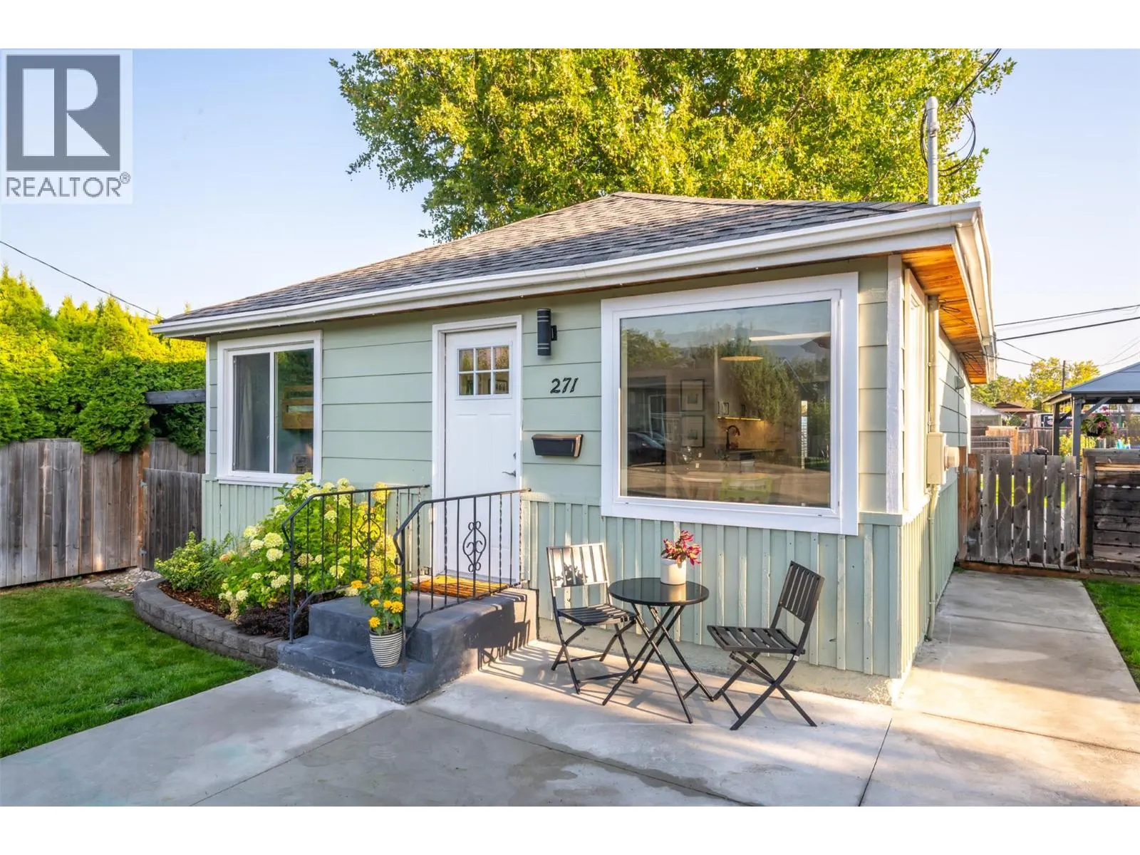 271 Douglas Avenue