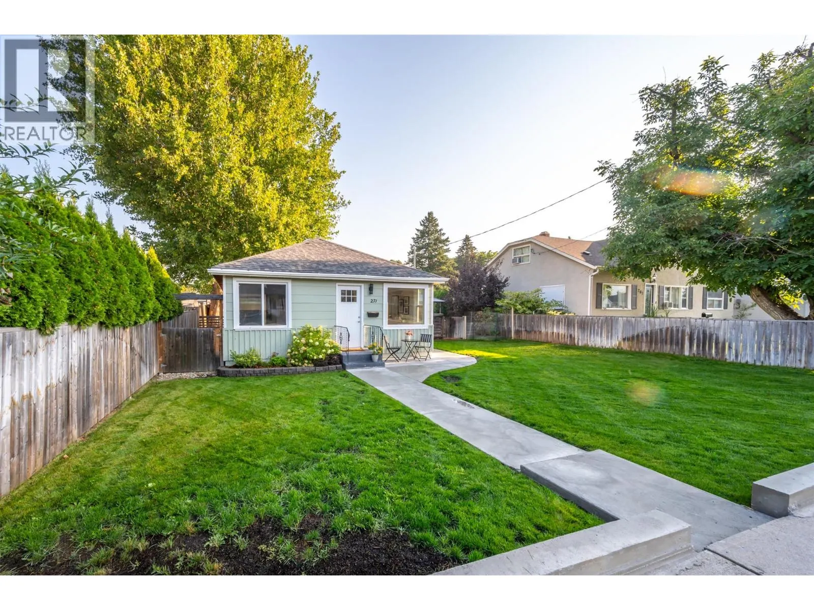 271 Douglas Avenue