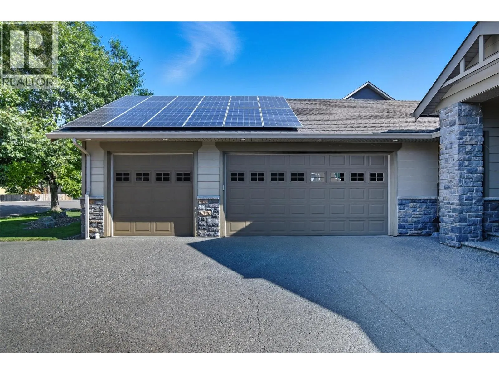 565 McCurrach Place