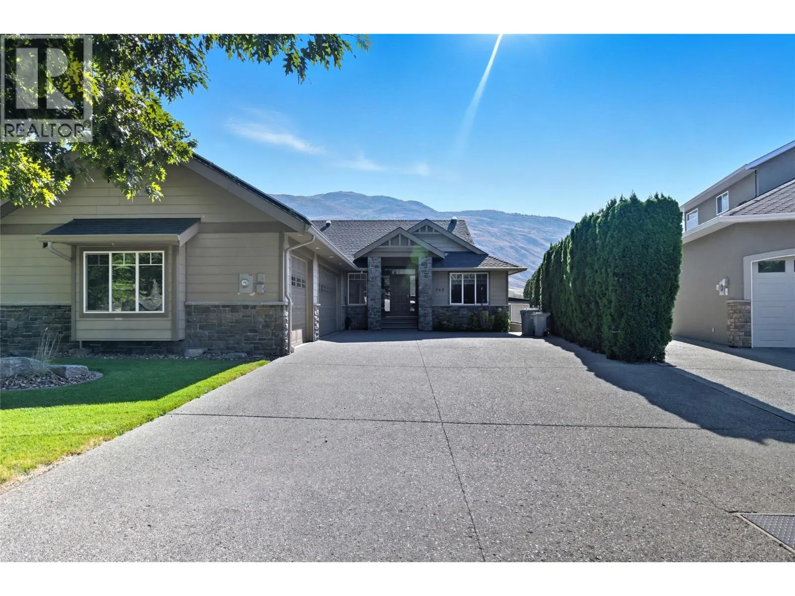565 McCurrach Place