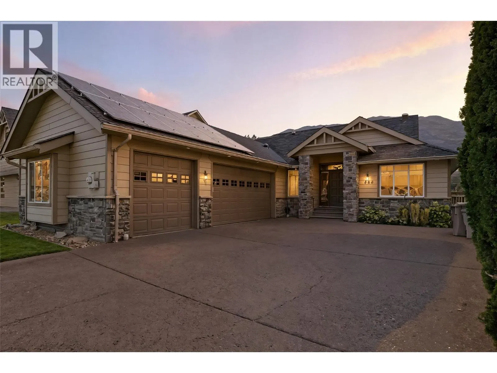 565 McCurrach Place