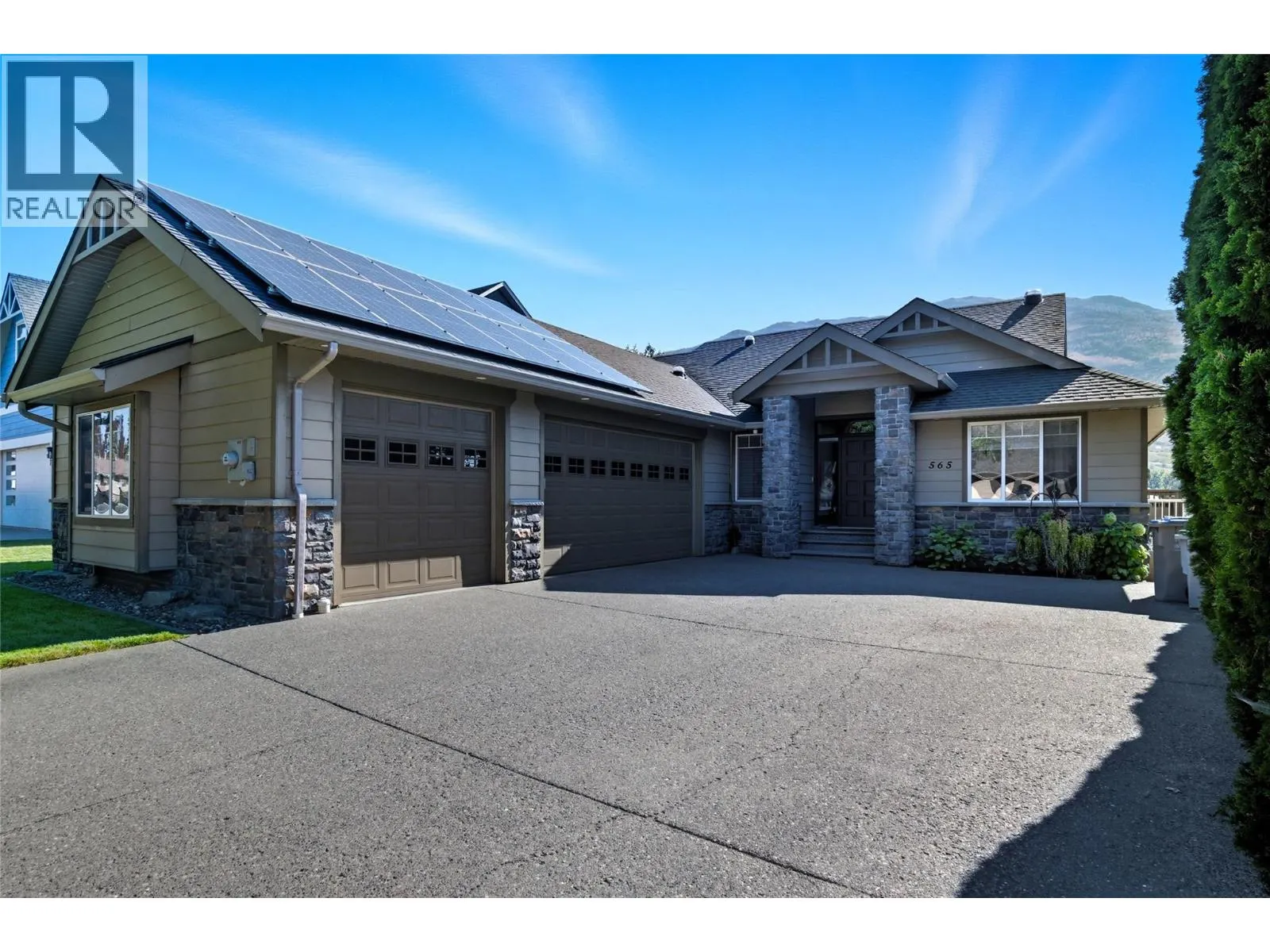 565 McCurrach Place