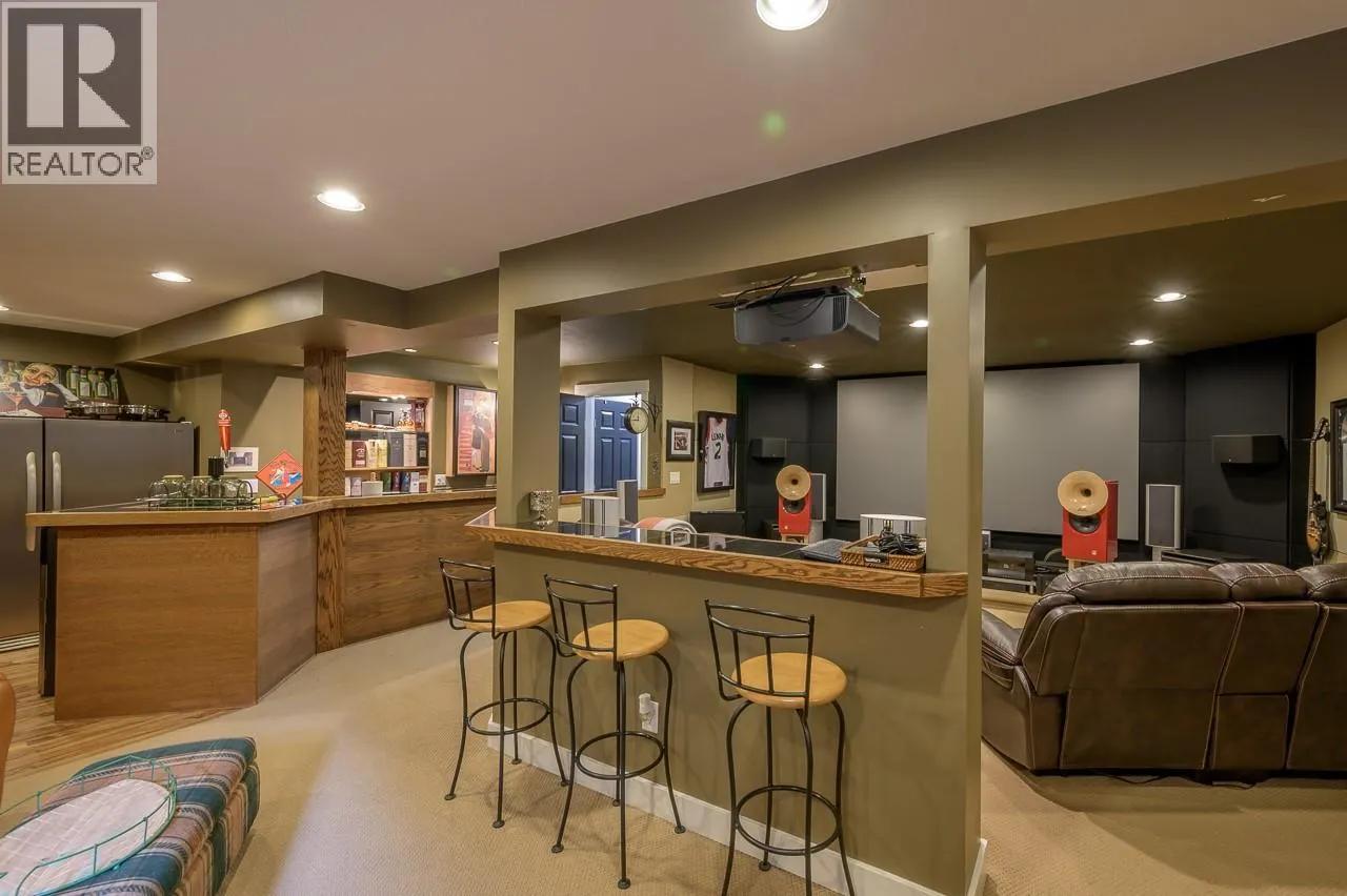 565 McCurrach Place
