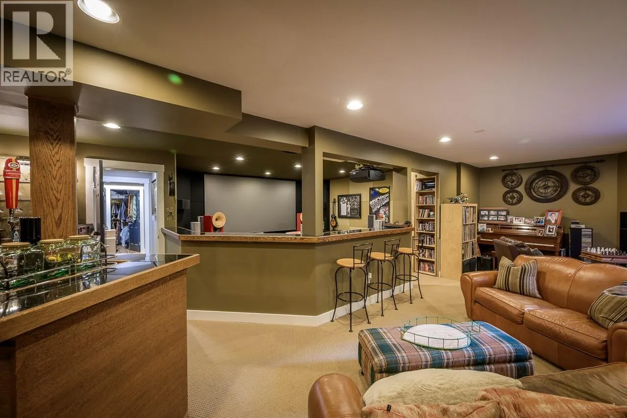 565 McCurrach Place