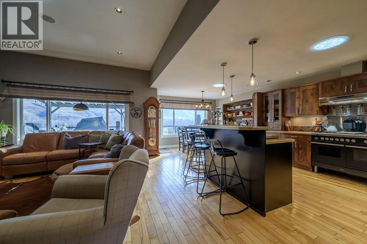 565 McCurrach Place