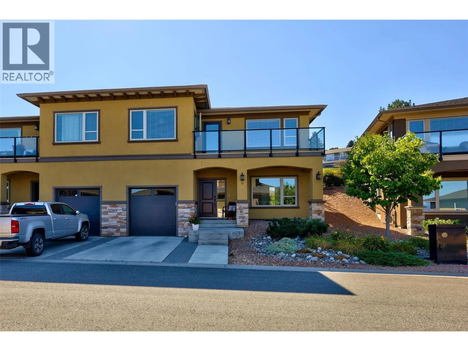 2171 VAN HORNE Drive Unit# 9