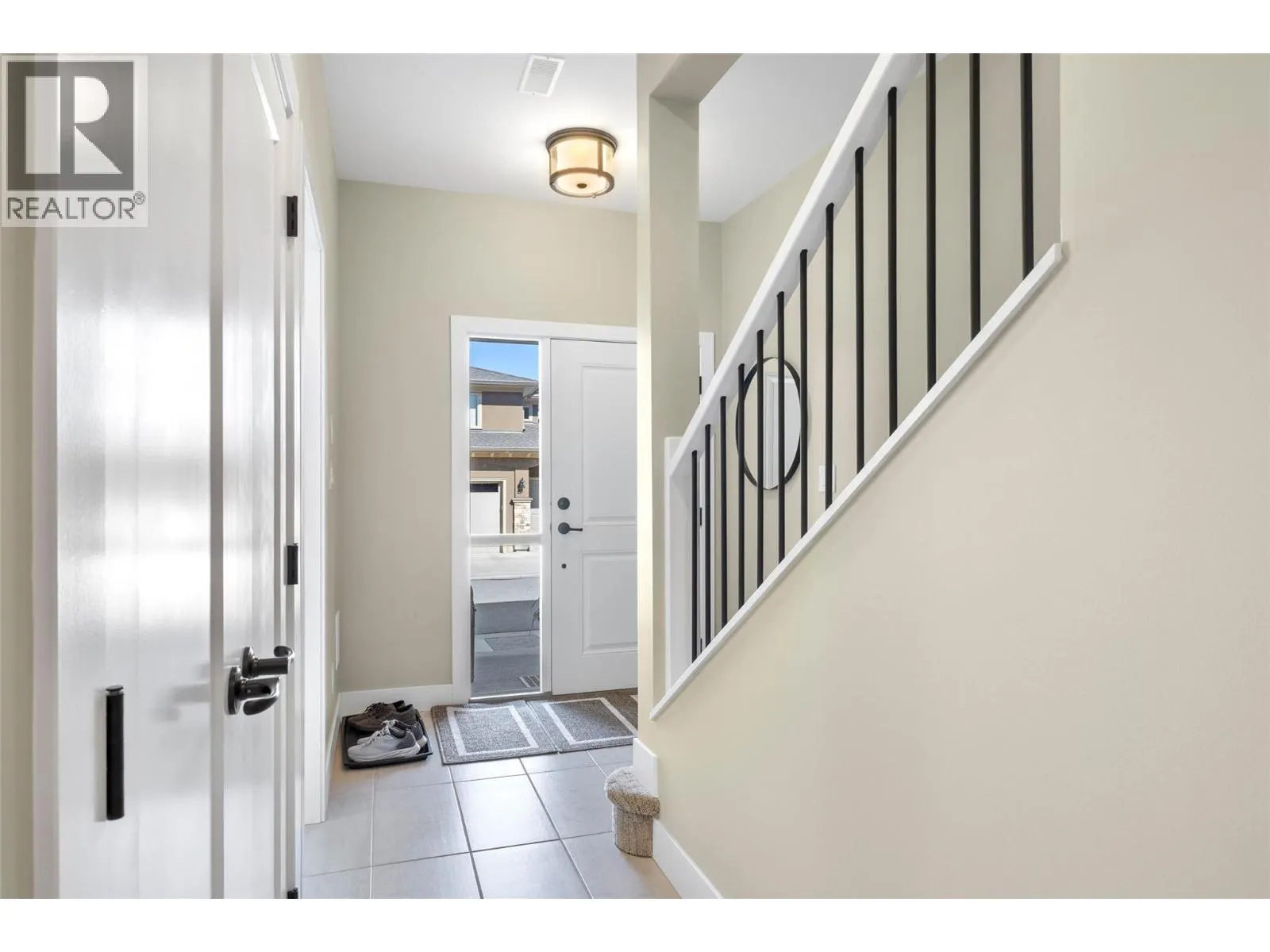 2171 VAN HORNE Drive Unit# 9