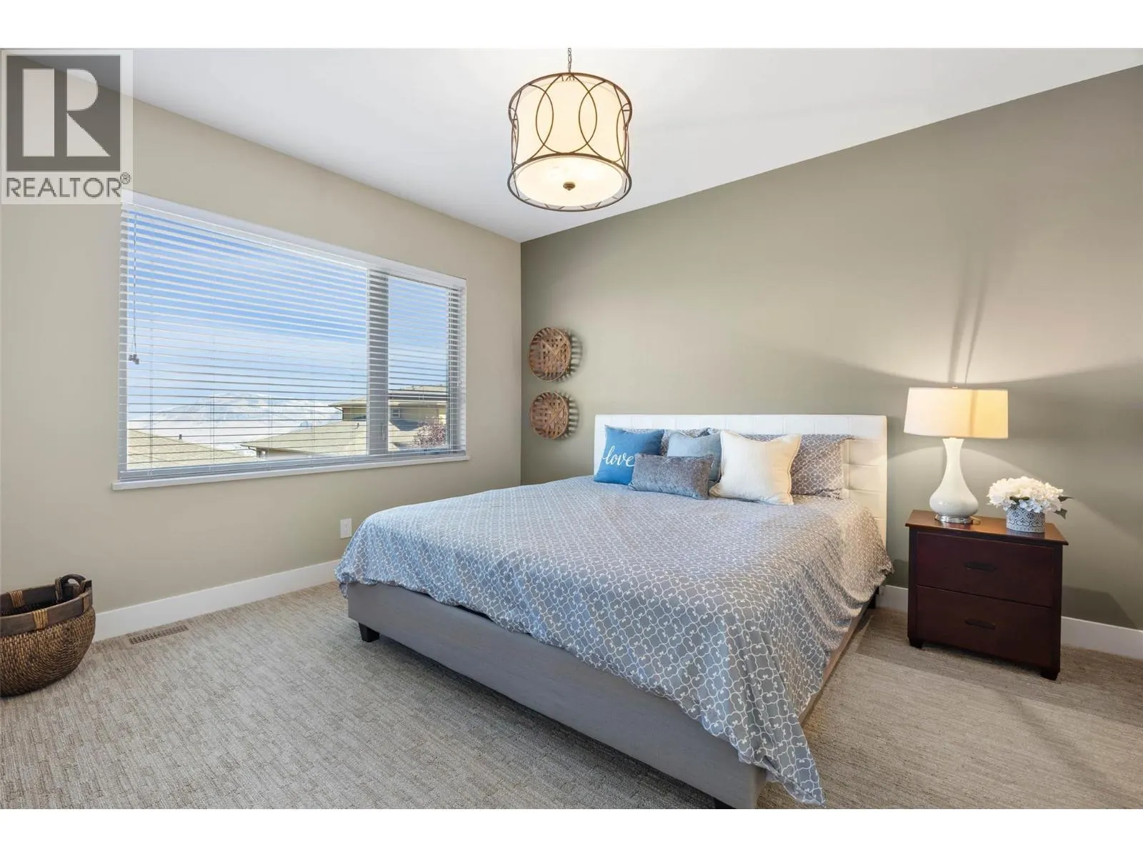 2171 VAN HORNE Drive Unit# 9
