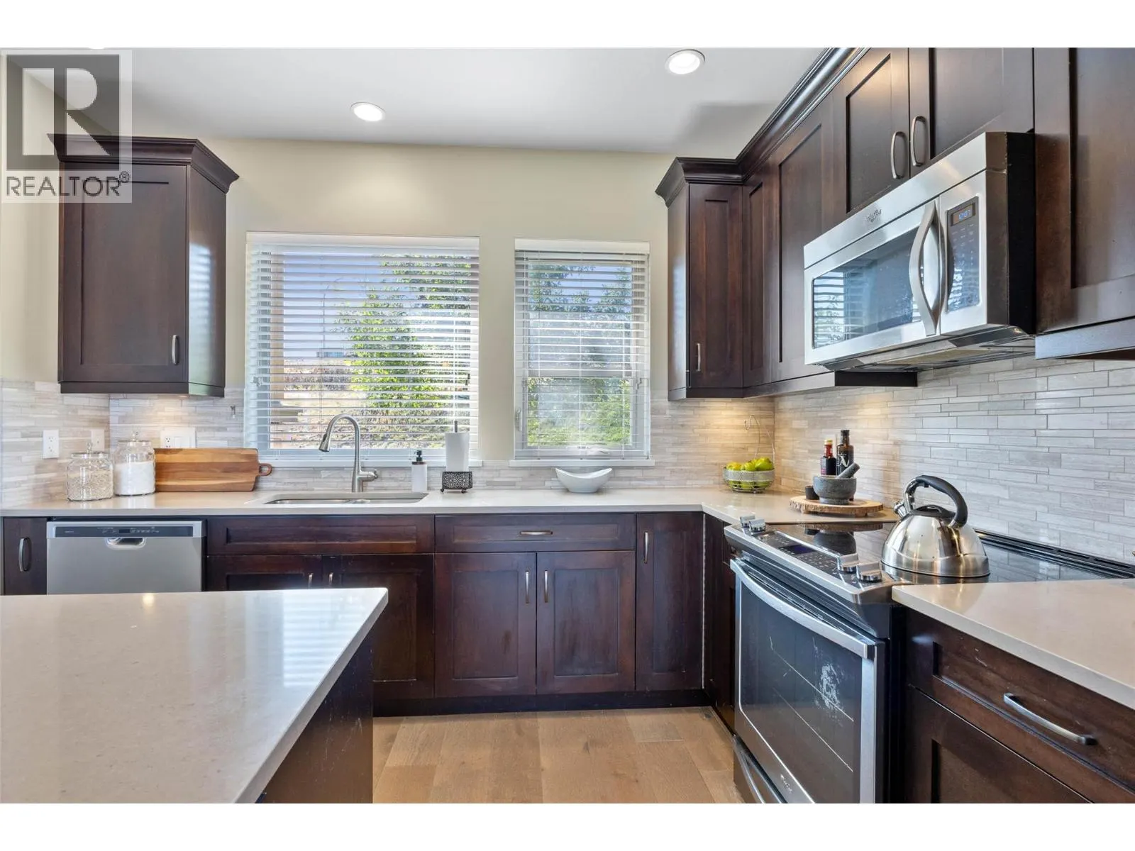 2171 VAN HORNE Drive Unit# 9