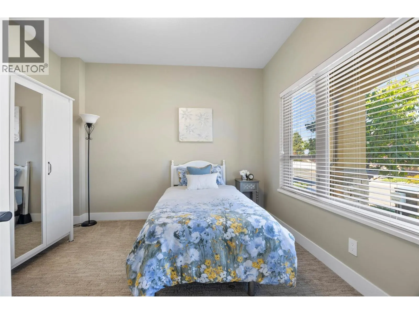 2171 VAN HORNE Drive Unit# 9