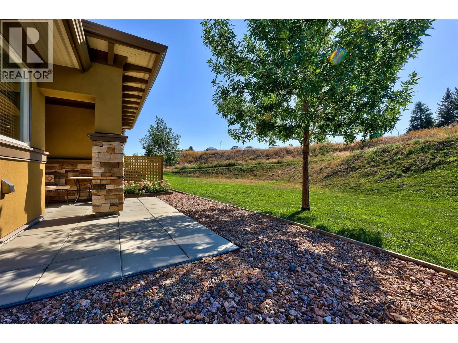 2171 VAN HORNE Drive Unit# 9