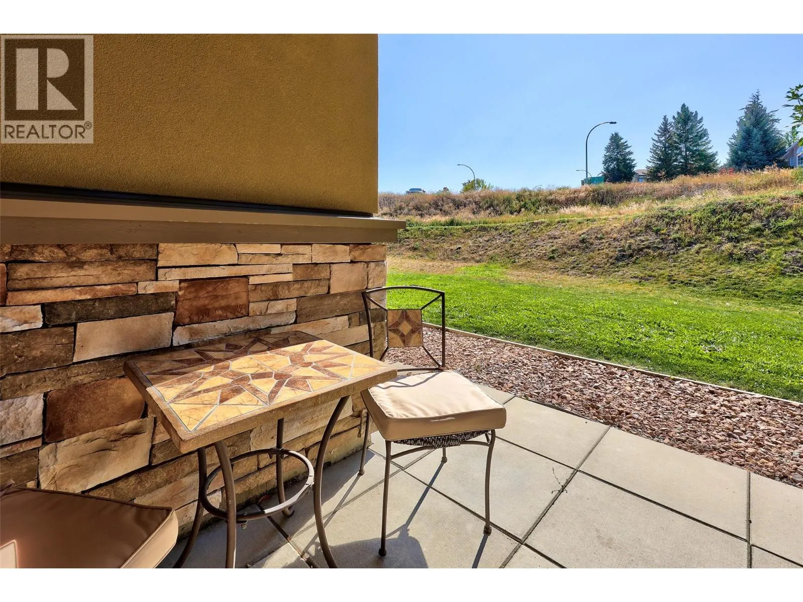 2171 VAN HORNE Drive Unit# 9