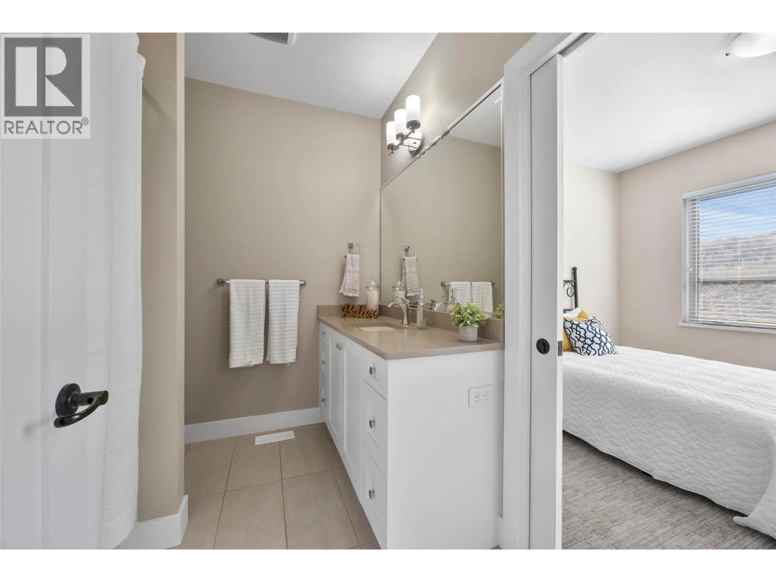 2171 VAN HORNE Drive Unit# 9