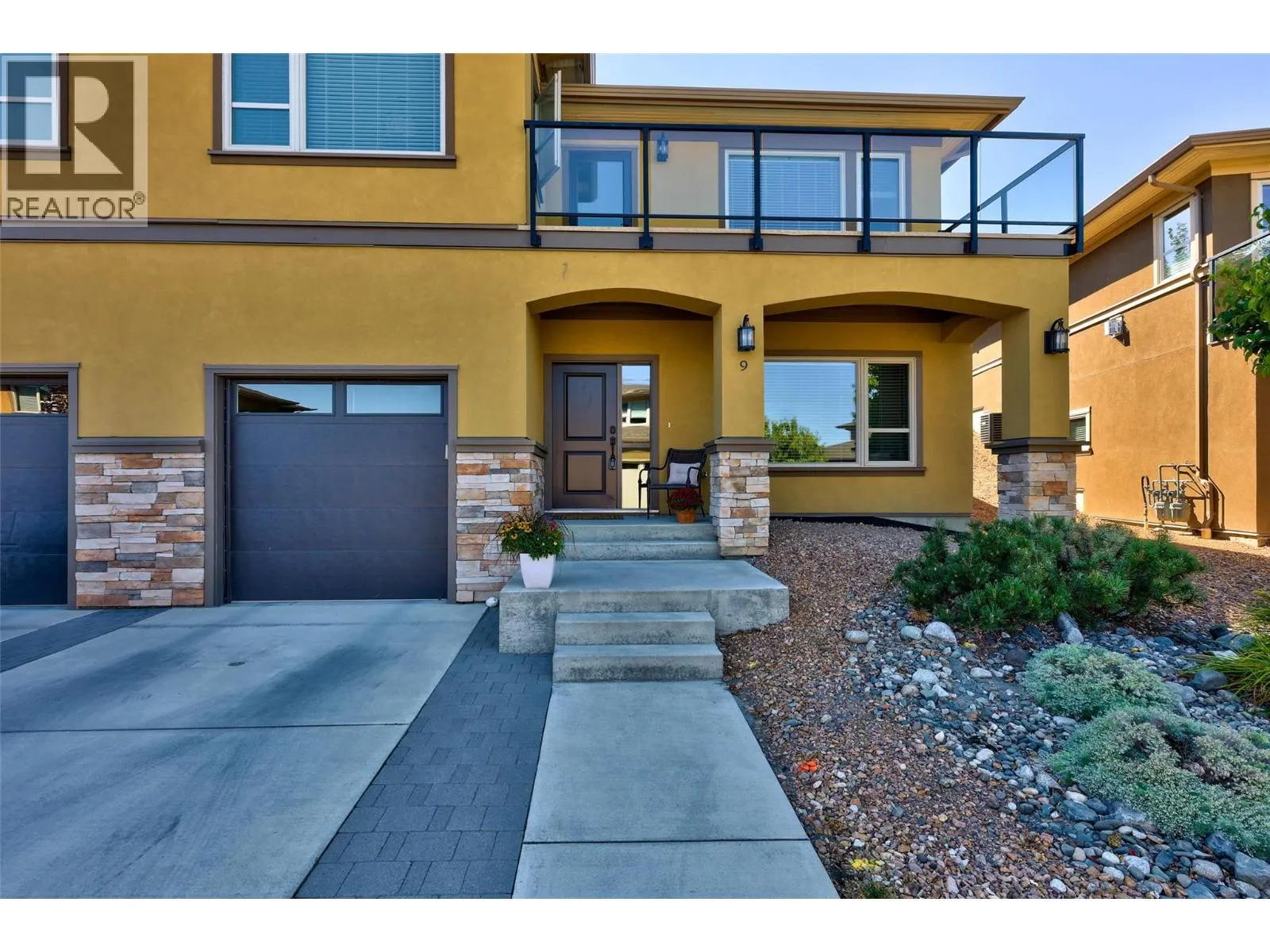 2171 VAN HORNE Drive Unit# 9