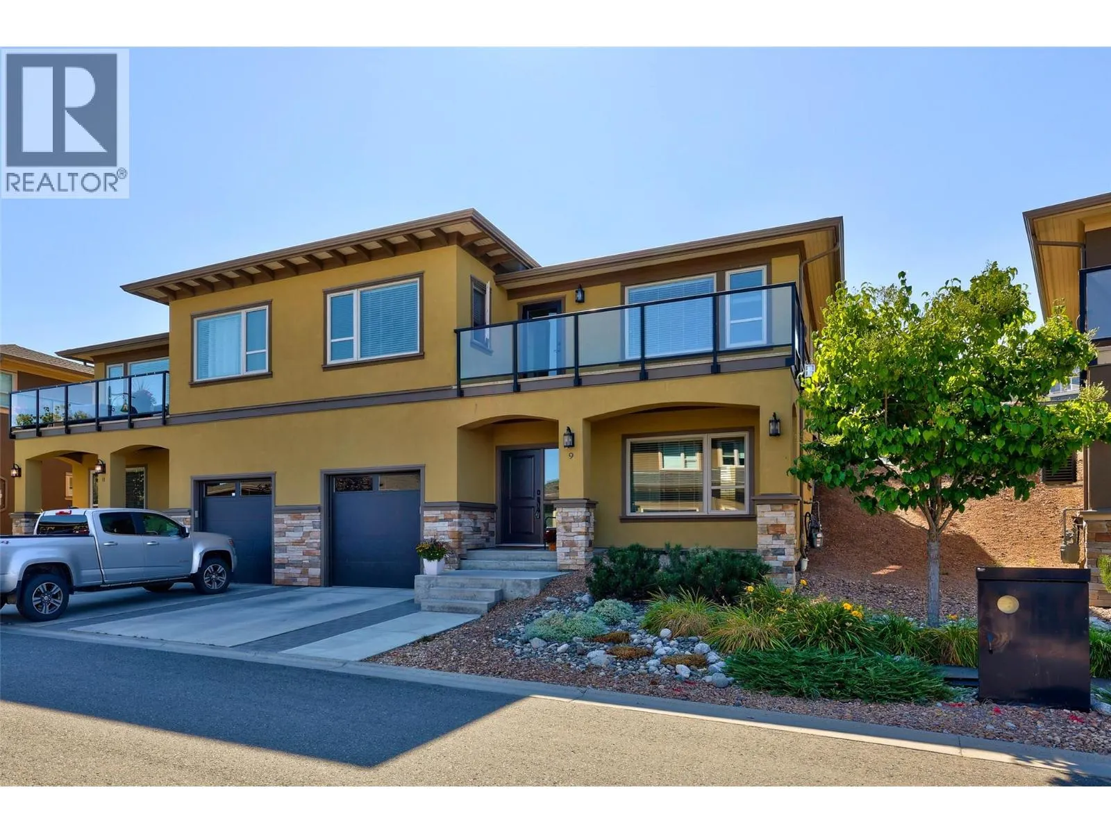 2171 VAN HORNE Drive Unit# 9