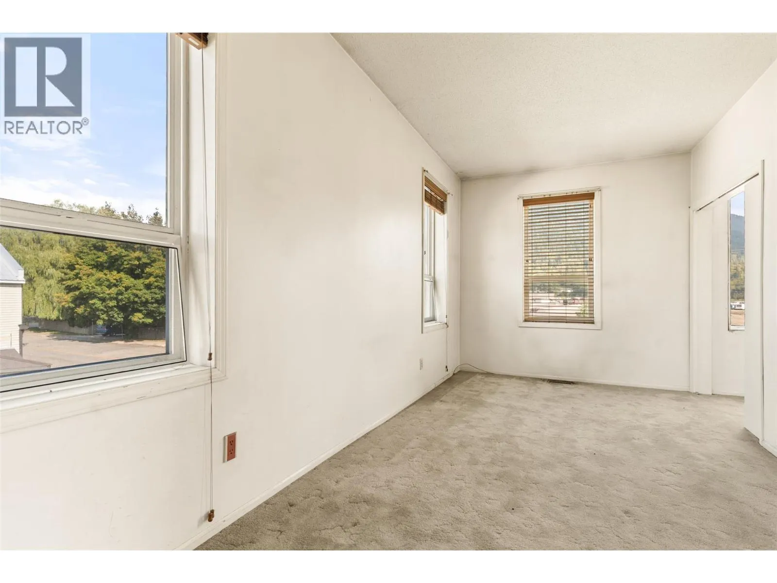 519 Fourth Street E