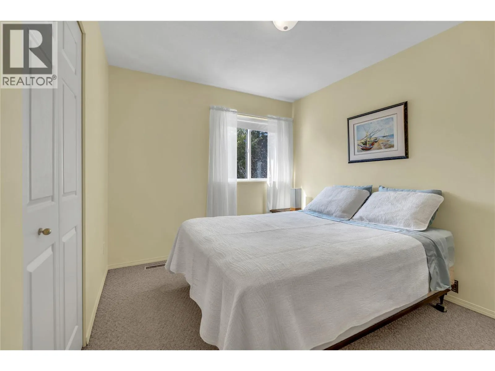 138 Deerview Cres
