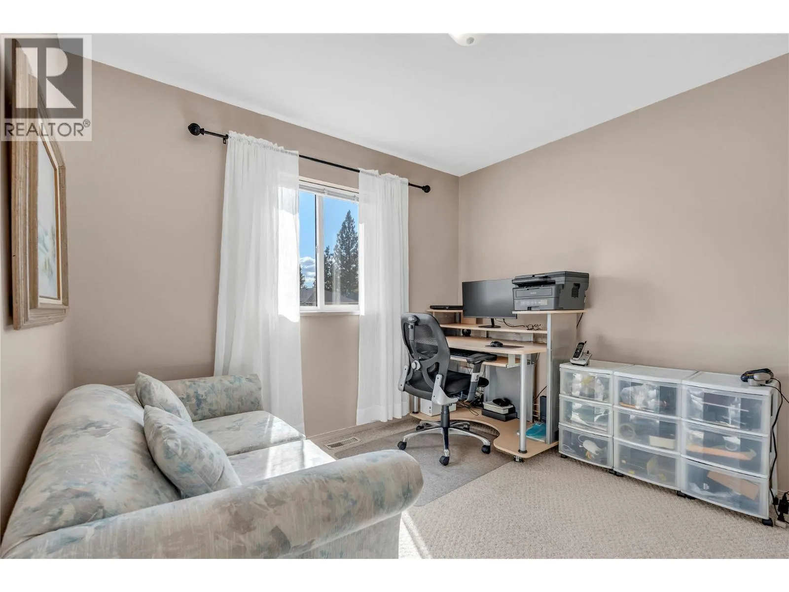 138 Deerview Cres