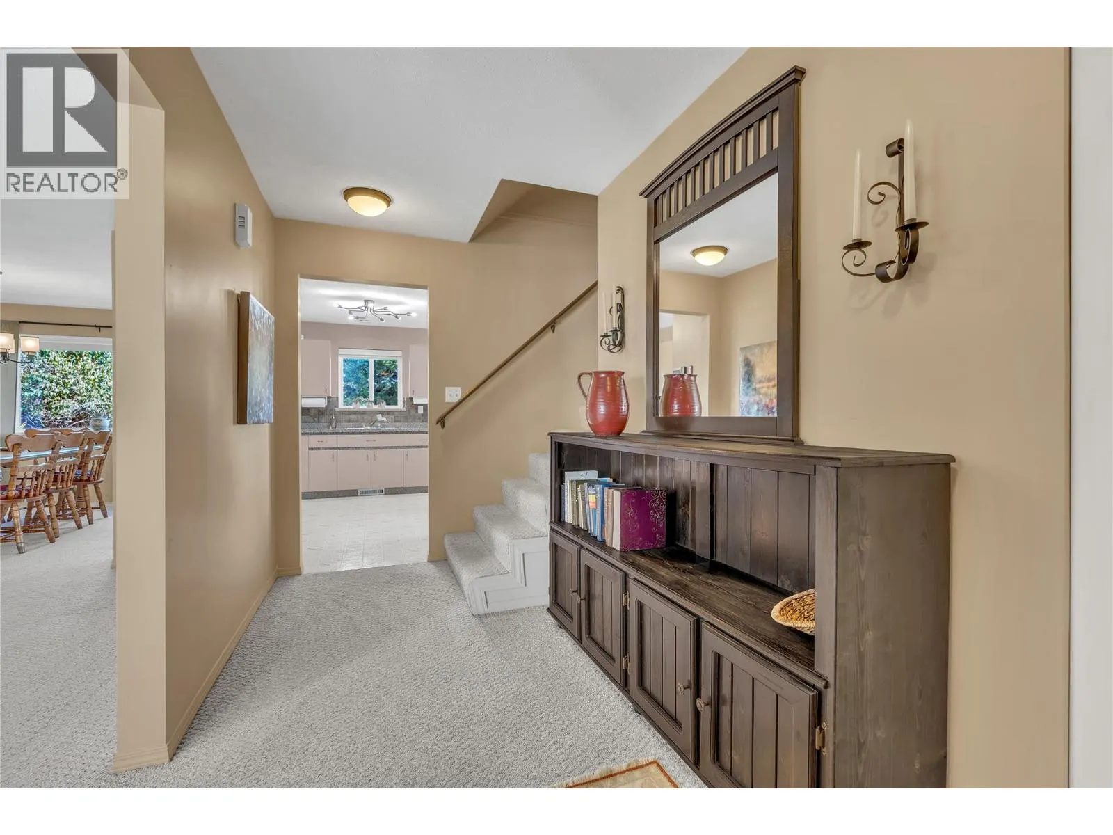 138 Deerview Cres