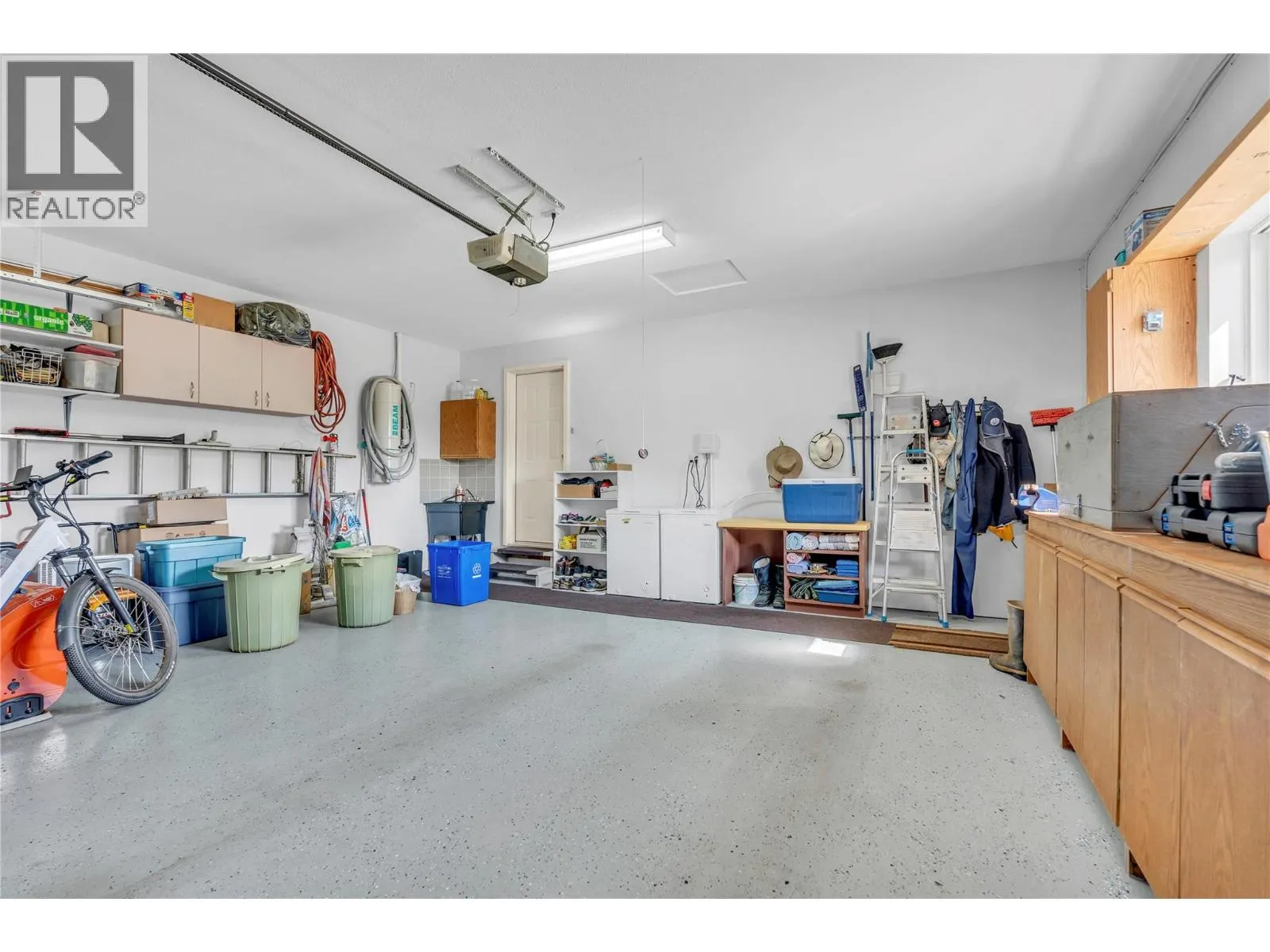 138 Deerview Cres