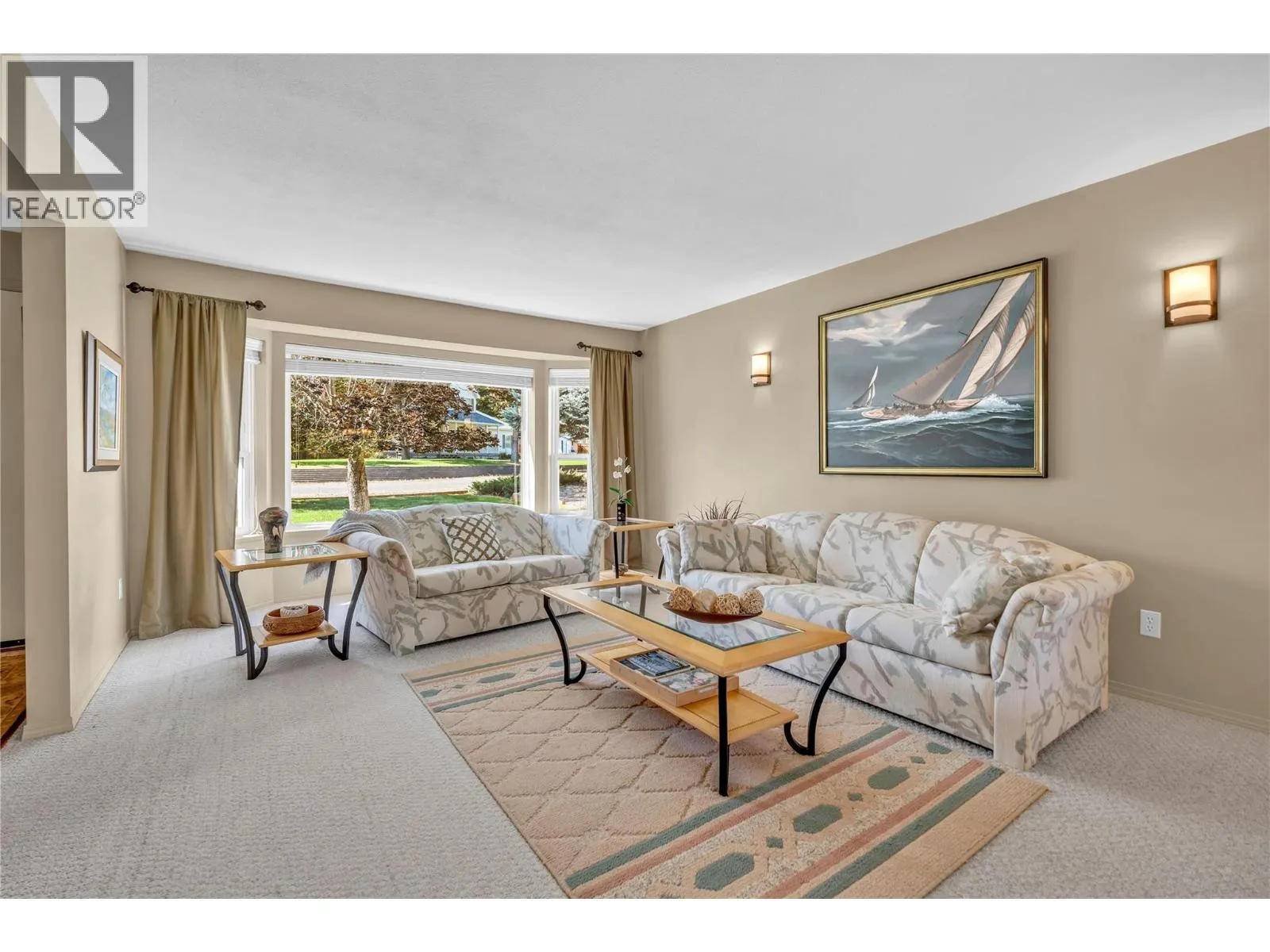 138 Deerview Cres
