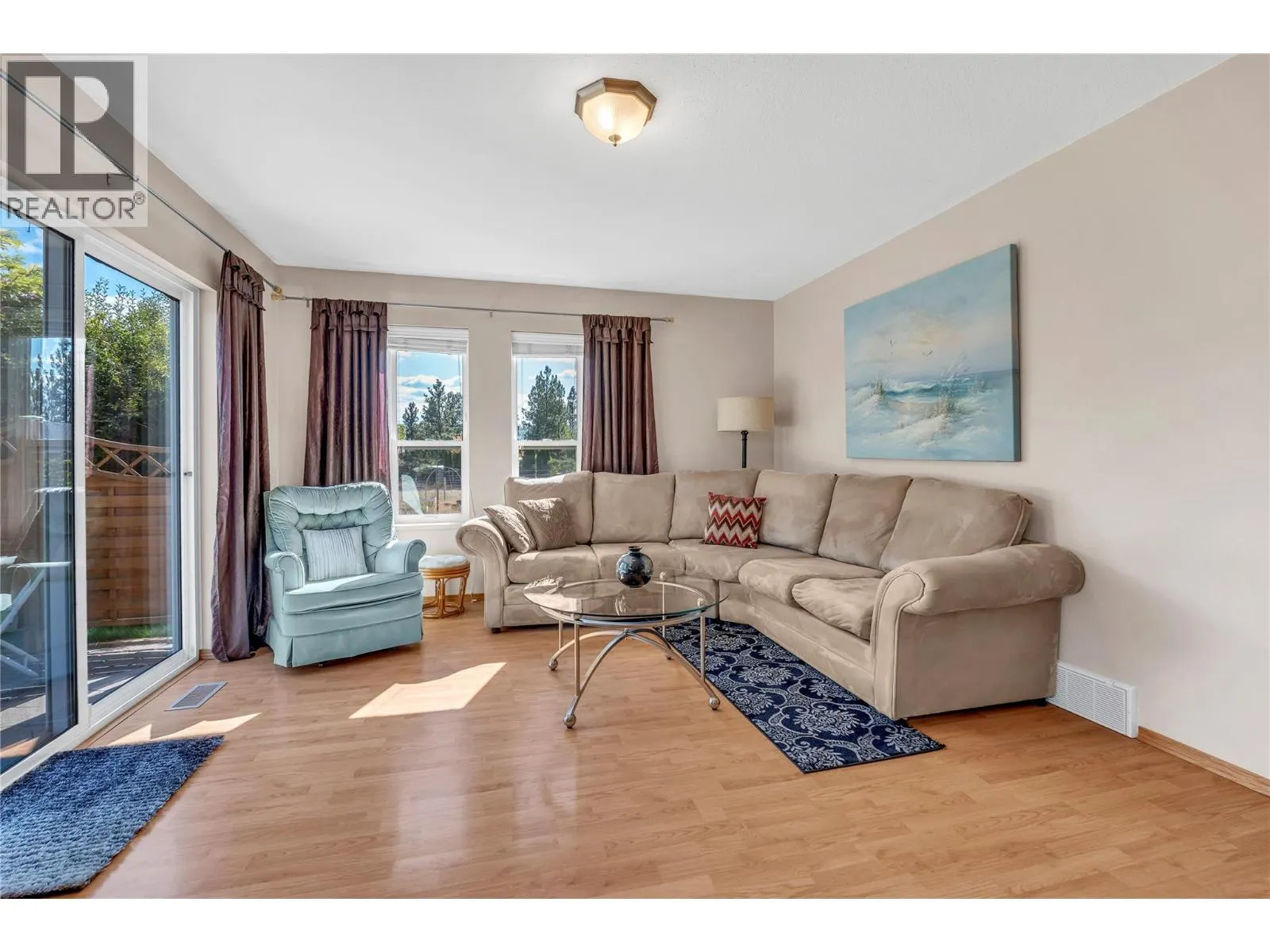 138 Deerview Cres