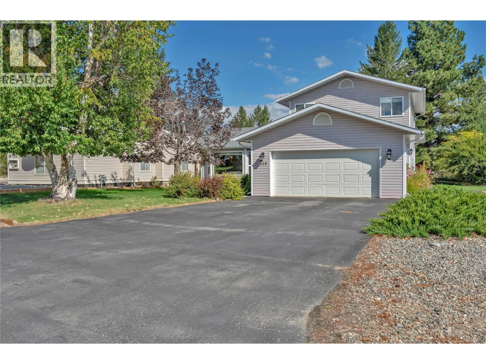 138 Deerview Cres