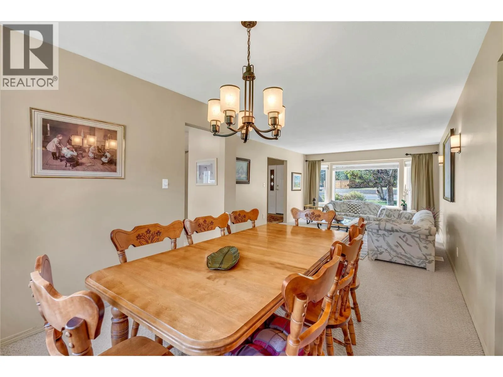 138 Deerview Cres