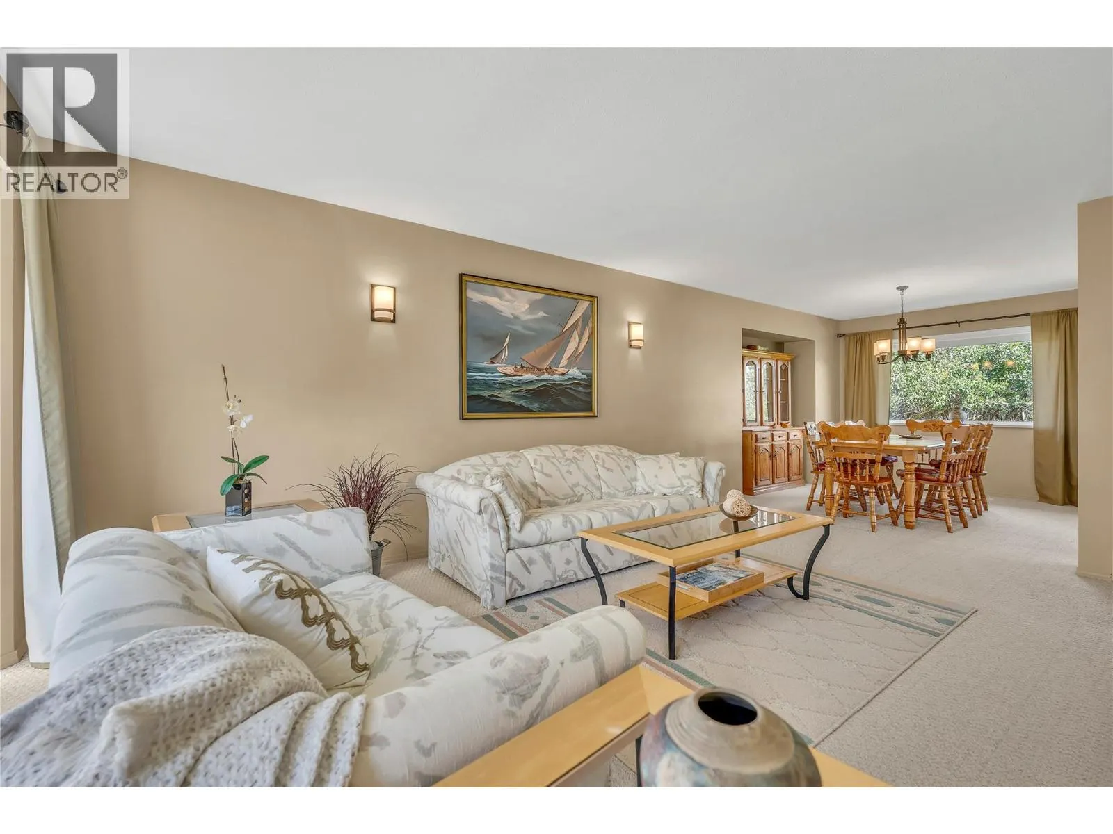 138 Deerview Cres