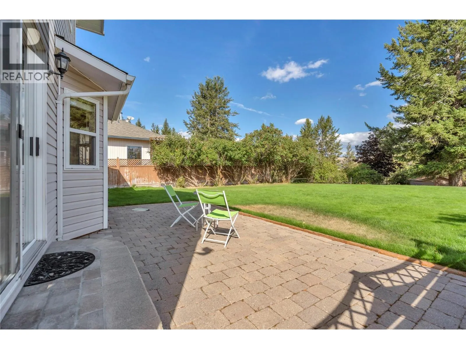 138 Deerview Cres