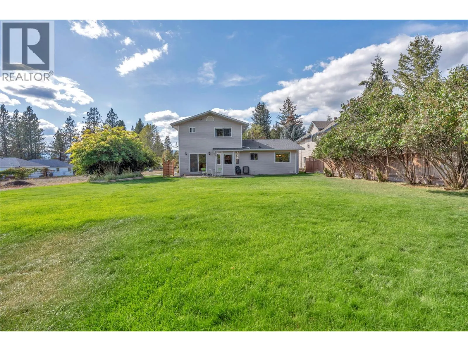 138 Deerview Cres