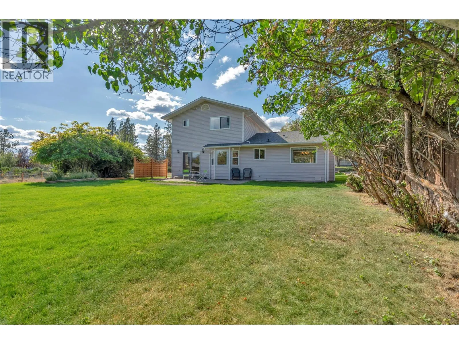 138 Deerview Cres