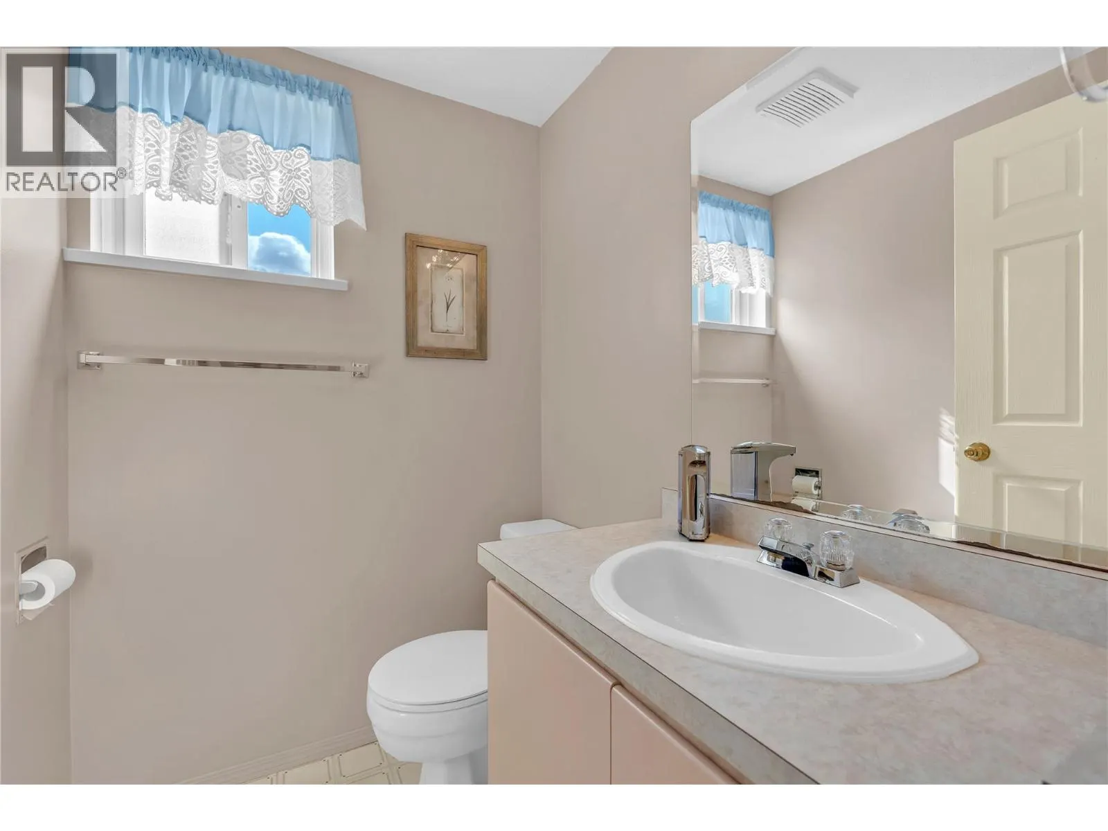 138 Deerview Cres