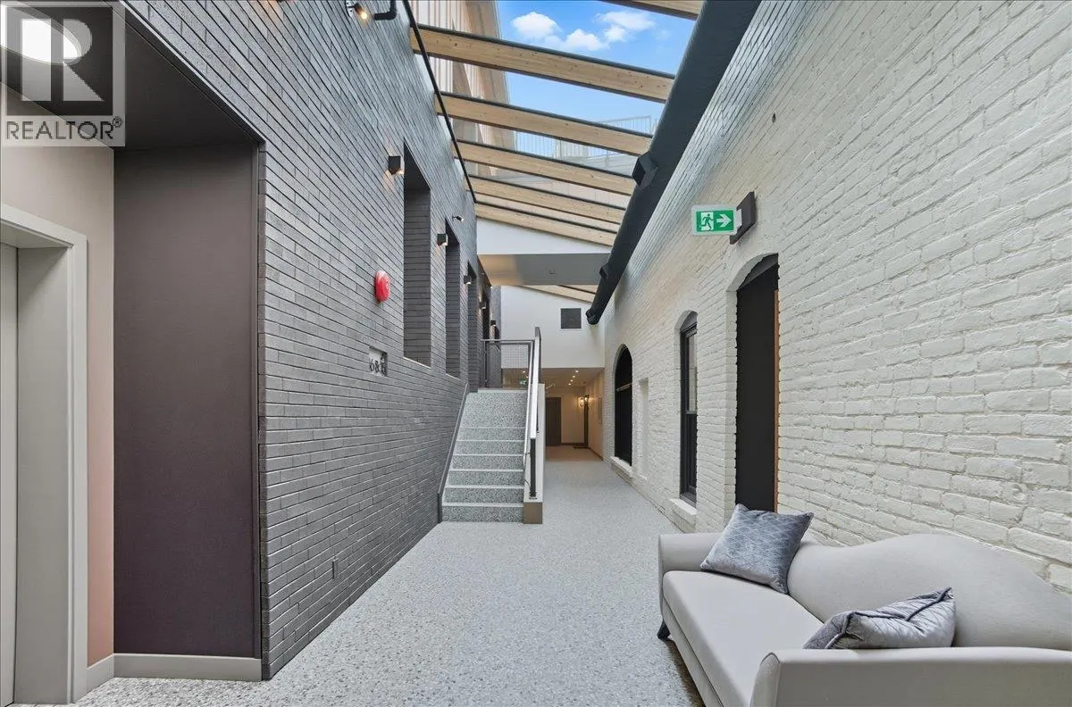 266 BAKER Street Unit# 17