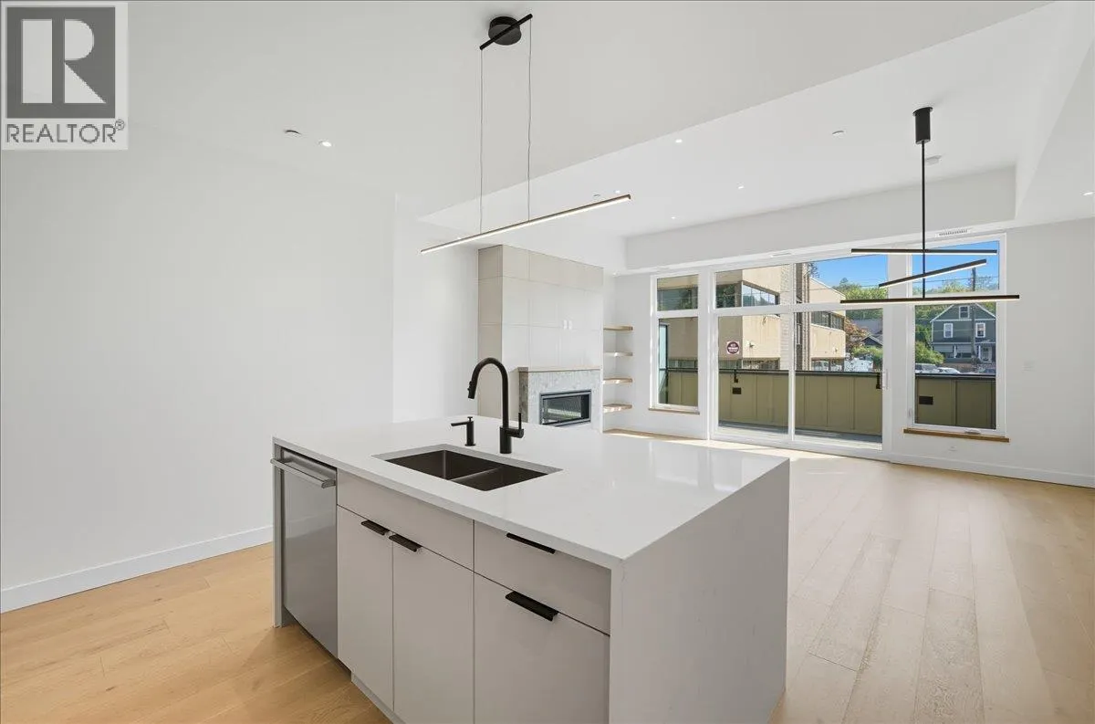 266 BAKER Street Unit# 17
