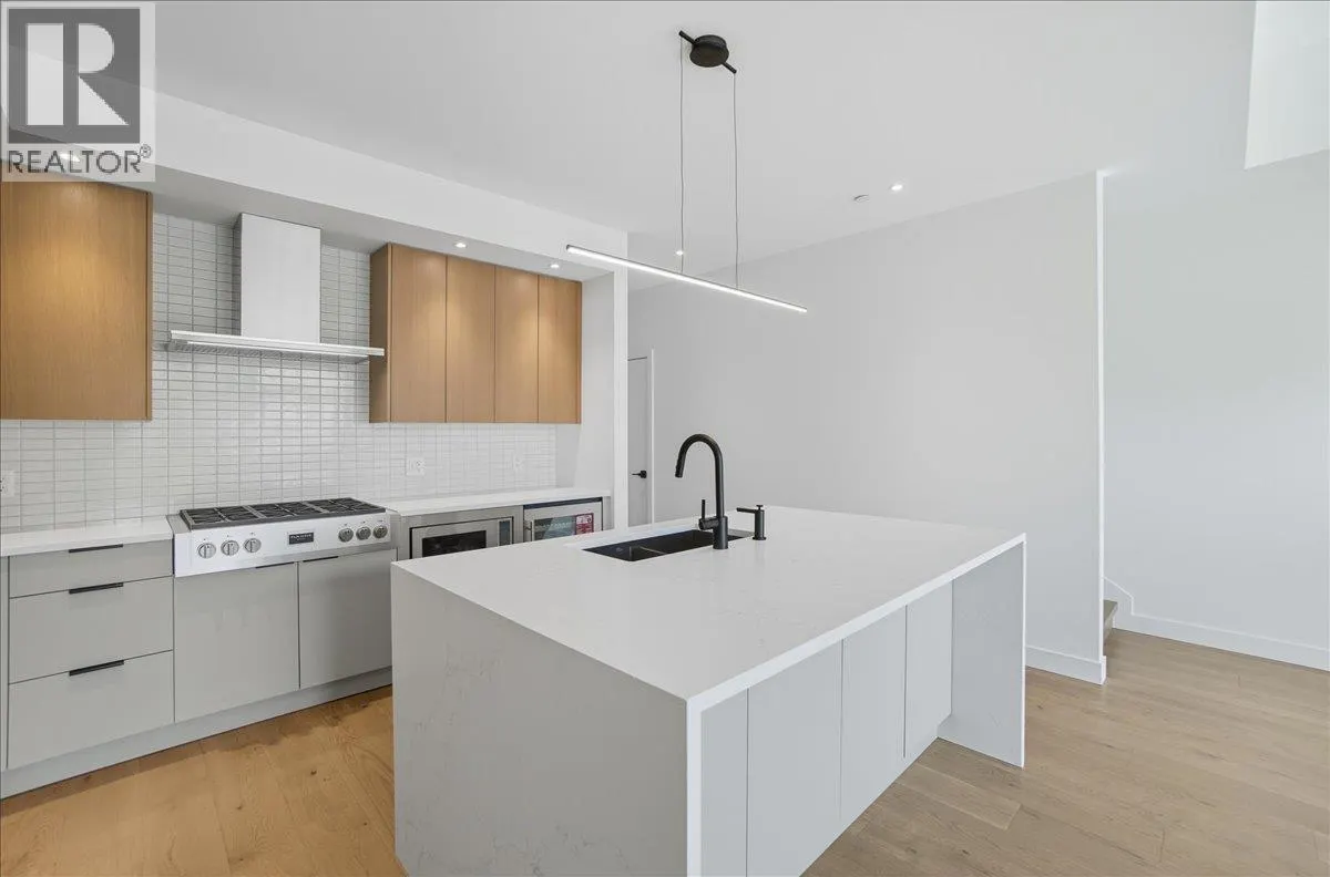 266 BAKER Street Unit# 17