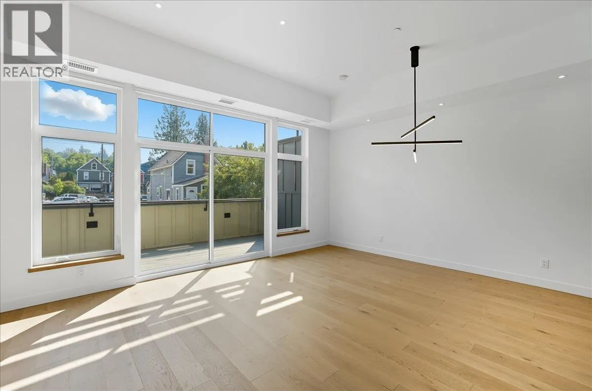 266 BAKER Street Unit# 17